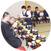 なぜ給食？ 食育と仏教主義の関係