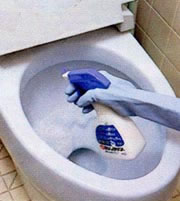 汚れのひどい部分から洗剤を