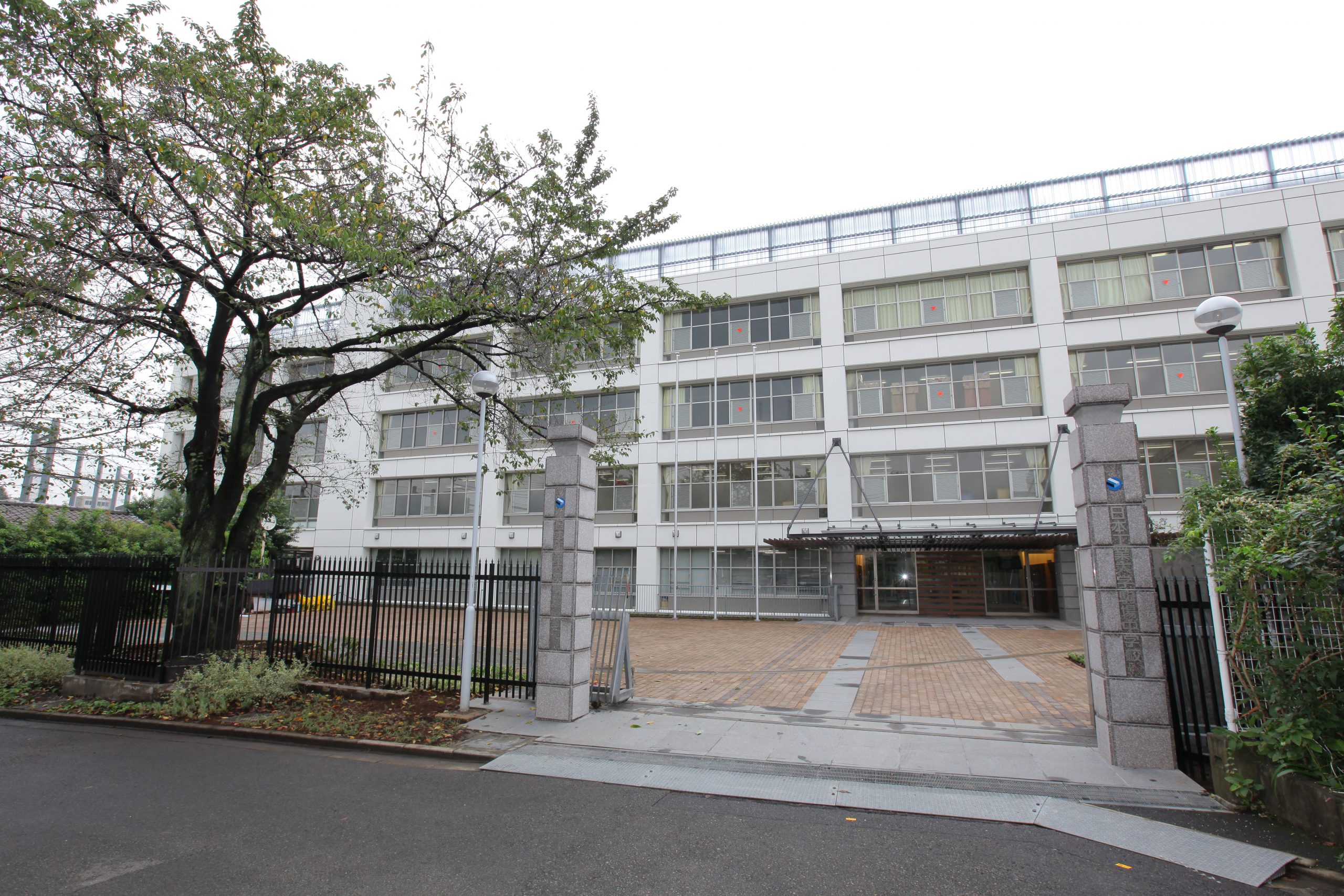 日本工業大学駒場中学校の校舎