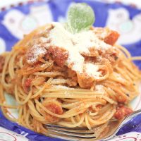 「サバ缶で育脳レシピ！10分でつくる“育脳”サバ缶のトマトクリームパスタ」記事サムネイル