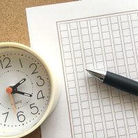 「作文が書けない子の親のサポート！「聞く」「書き出す」「組み立てる」が苦手克服のコツ」記事サムネイル