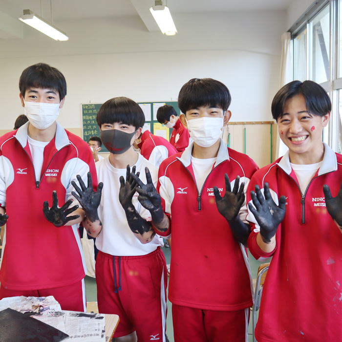 「文化祭名物「巨大壁画」制作レポート【エデュスタッフ訪問記】」記事サムネイル