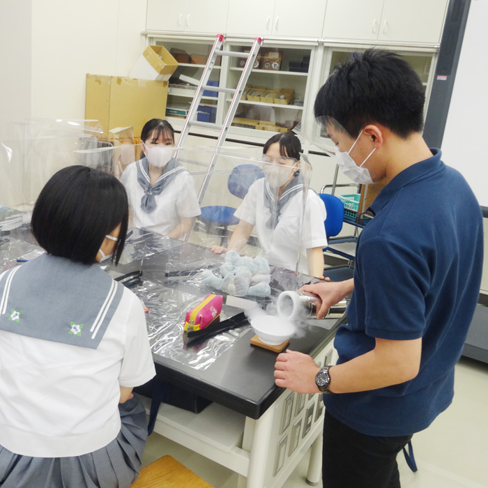 「日大櫻丘の体験型高大連携教育【エデュスタッフ訪問記】」記事サムネイル