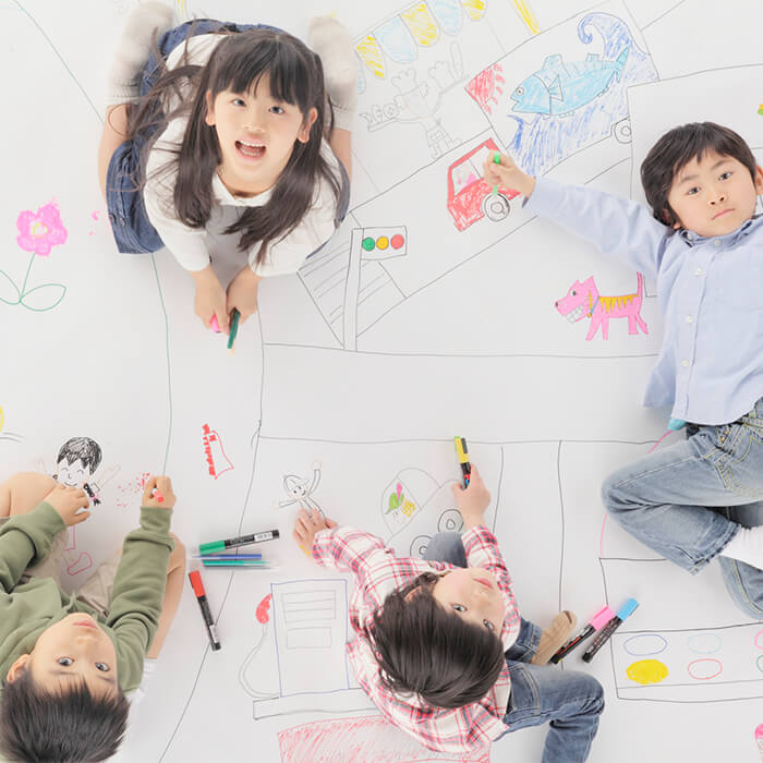 「9歳に届いた招待状！保育園に小学生が集まる同窓会」記事サムネイル
