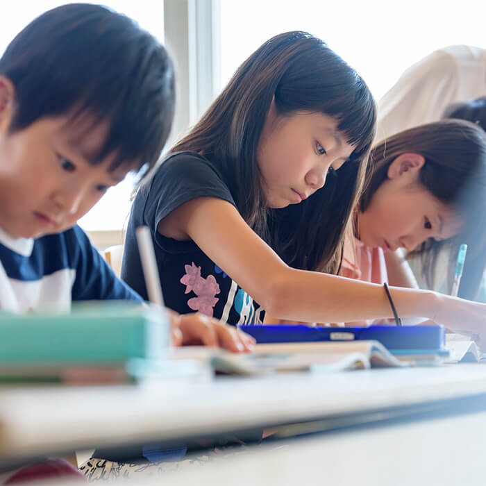 「転校後、息子が同級生との関係から学校にも塾にも行きたくないと言い出して…」記事サムネイル