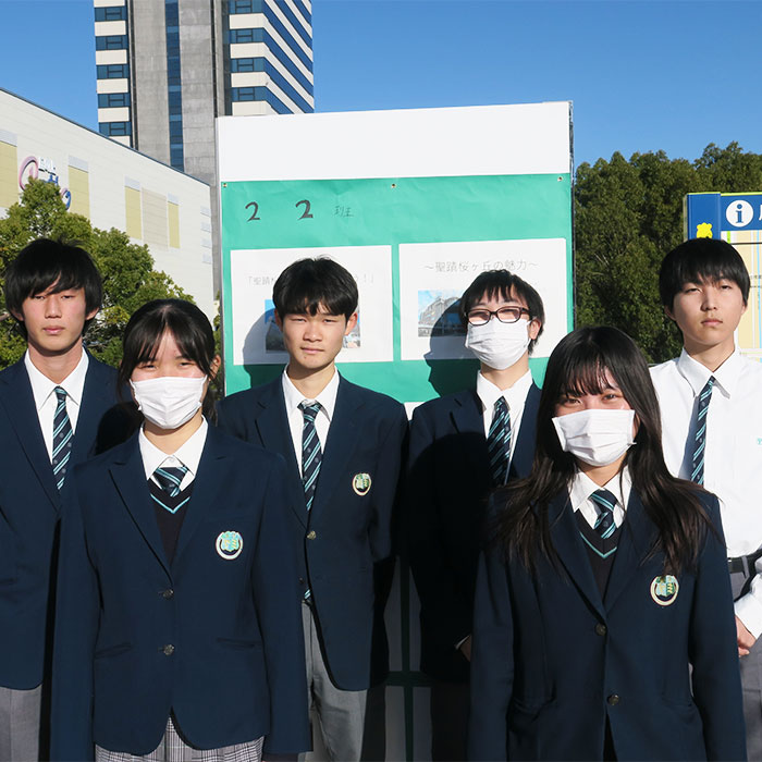 「新教科の期末テストは「街なか」で市民と話すイベント【エデュスタッフ訪問記】」記事サムネイル