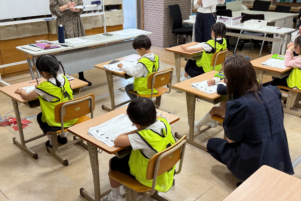 土曜日の集団講習の様子。平日に学んだことを試すような場になっています