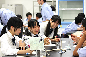 修徳中学校・高等学校 生徒写真