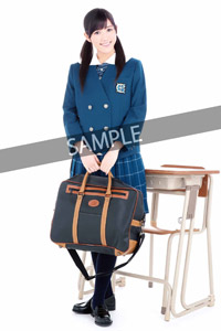 千葉国際中学校・高等学校制服をAKB48 渡辺麻友が着用