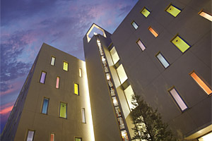 和歌山信愛中学校・高等学校 校舎外観