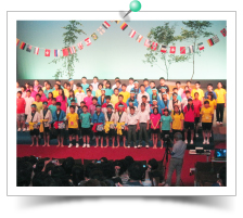 1年生参加の「自己表現合宿」では、3日間でひとつの出し物をつくりあげました