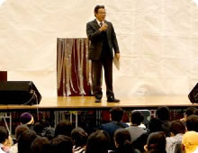 賀澤 恵二 校長