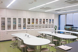 「配置可動型」の理科室